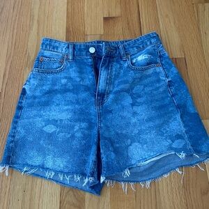 American Eagle Flower Patterned Light Wash 00 Jean Shorts